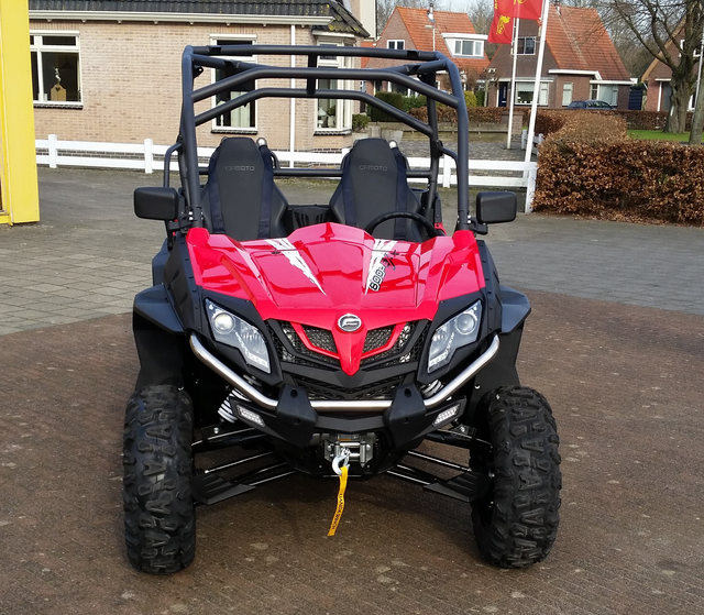 Simon Schram motors - CF Moto Buggy´s en quads